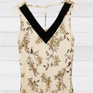 Maurice's Woman V Neck Tank Top Size M